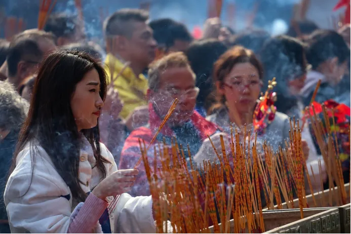 信仰佛教的地区_保山民间诸葛信仰_中国各地区的民间习俗信仰