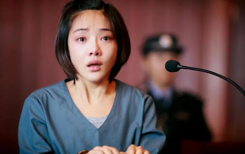 下巴高的女人面相分析_下巴小女人面相_短下巴的女人面相