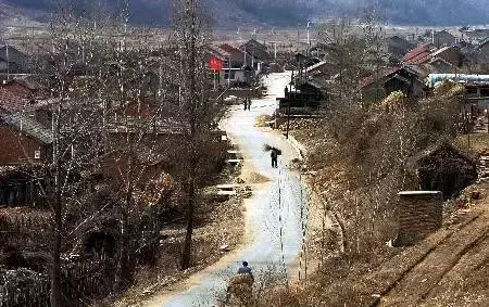 满族服饰是中国传统文化吗_满族服饰文化特征分析_满族服饰的传承与发展