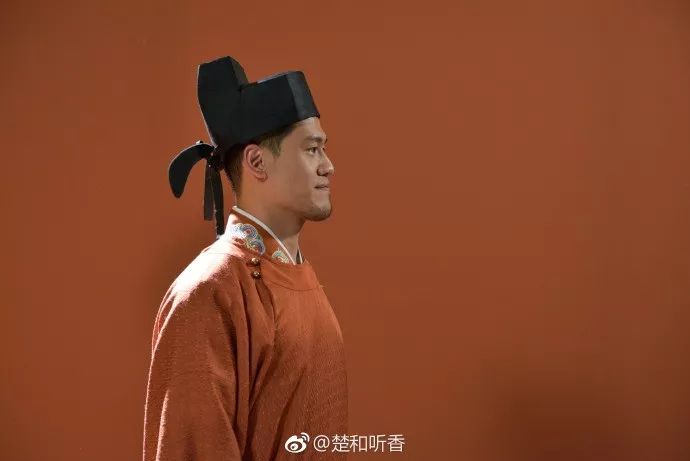 传统中国服装_传统服装中国_楚艳中国传统服饰